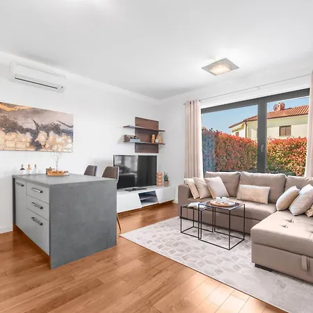 Ground Floor With 1 Bedroom , Big Terrace With Garden And Bbq Apartman